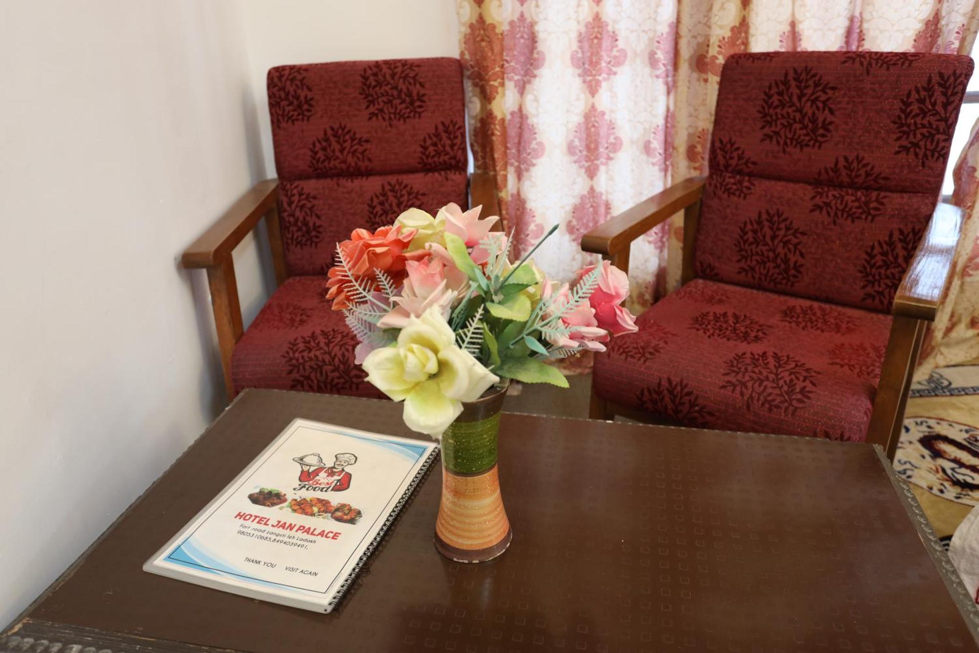 Hotel Jan Palace レー エクステリア 写真